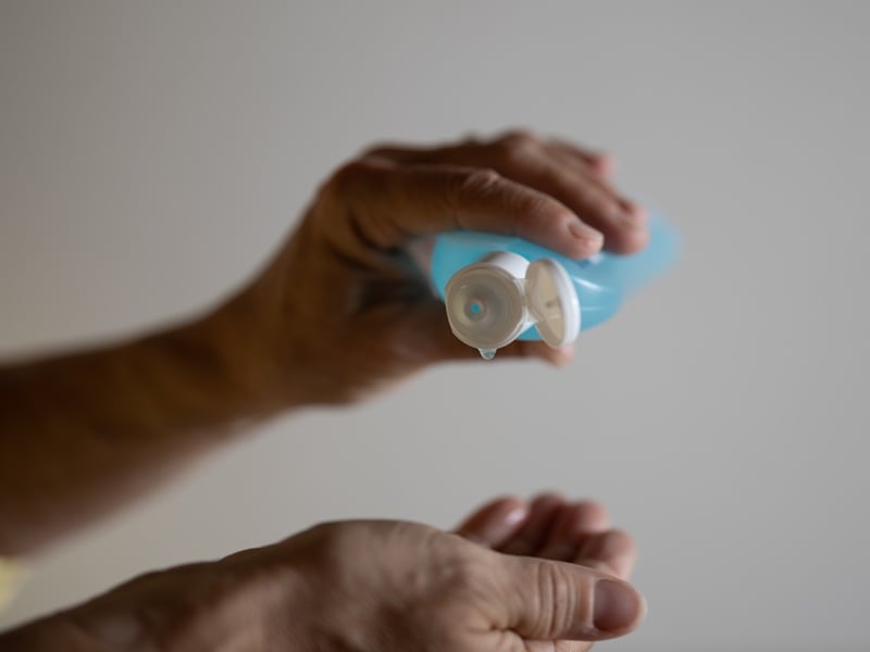 Teruntuk Pembuat Konten Tutorial Bikin Hand Sanitizer yang Keblinger