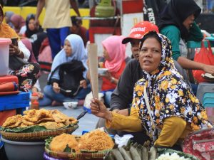 Sambal Adalah Teman yang Paling Klop untuk Pisang Goreng
