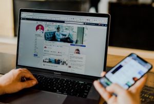 Menjadi Alay dan Bahagia di Facebook Tahun 2010an