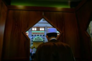Panduan Salat Tarawih Minimalis buat yang Modal Hafalan Surahnya Dikit Banget