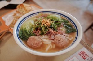 Pemburu Mie Ayam Sejati Tidak Akan Pilih-pilih Soal Mie Ayam