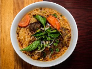 Mie Dokdok vs Mie Goreng, Enak Mana?