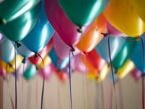Orang Udah Berlomba-lomba ke Bulan, Kamu Masih Bilang ‘Happy Anniversary 1 Bulan’