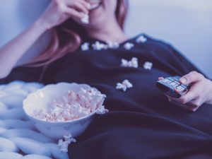 Tips Tetap Sehat Saat Nonton Drama Korea On Going