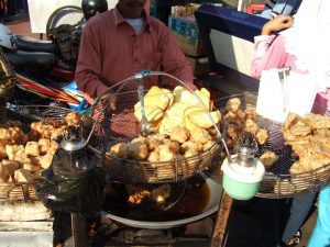 Surat Protes untuk Para Penjual Gorengan Pinggir Jalan