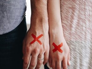 Pernikahan yang Didasari Cinta Mengapa Bisa Berakhir Seumur Jagung?