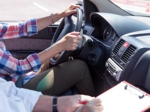 Belajar Mobil atau Motor di Lapangan yang Sudah Jelas Dilarang Bisa Dihukum Pidana