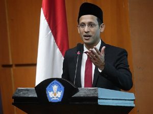 Nadiem Makarim Kaget Ada Orang Indonesia Nggak Punya Listrik, Plis Jangan Kasih Tahu Beliau Gaji Guru Honorer Berapa
