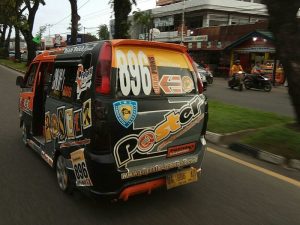 Pengguna Angkot Bandung Perlu Lebih Proaktif, Jangan Acuh Tak Acuh, dong!
