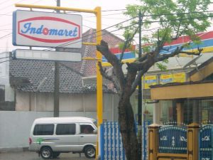 Pro-Kontra Layanan Drive-thru Indomaret