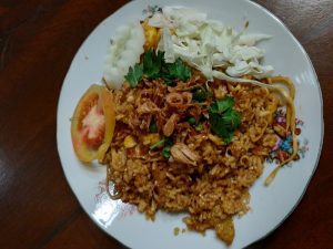 Menilik Kepribadian Aa Burjo dari Kerupuk Magelangan yang Ia Sajikan