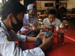 Empati Warkop Pitulikur dan Fenomena Siswa Belajar Online di Warkop, yang Prihatin Seharusnya Pemerintah