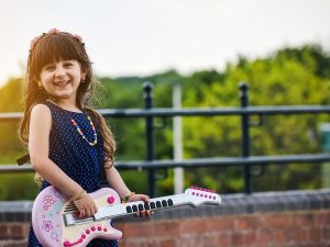 Mengenang Papa T Bob: Maestro Pencipta Lagu Anak-anak yang Tak Lekang Zaman