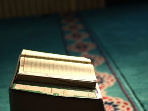 Ahli Ibadah yang Sombong, Merasa Lebih Dekat dengan Allah