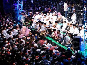 6 Persamaan Cak Nun dan Gus Baha’