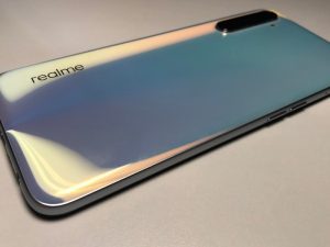Realme, yang Penamaannya Kayak Geng Viking Olaf di SpongeBob Itu, Siap 1vs1 Lawan Xiaomi
