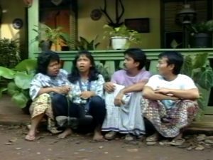 Si Doel Anak Sekolahan Episode 18, Musim 3: Mak Nyak Sedih Dimaki sama Ibunya Zaenab