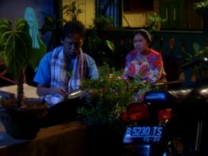Si Doel Anak Sekolahan Episode 8, Musim 3: Kongkalikong Mas Karyo Bikin Mandra Menyesal
