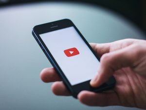 Terpujilah Mereka yang Rajin Membuat Time Code Video Konser di YouTube