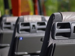 Hino AK-8: Sasis Mesin Depan Andalan Bus Balap