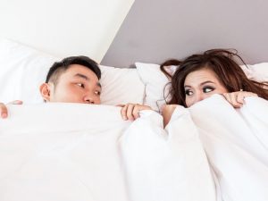 Pikirkan Hal Berikut Sebelum Terlanjur Mencintai Suami Orang