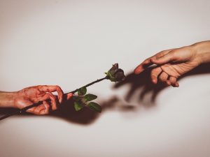 Pengalaman 10 Tahun Diam-diam Menyukai Teman Sendiri