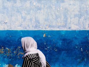 Kegiatan Santri Putri ketika Nunggu Antrean Mandi Pagi