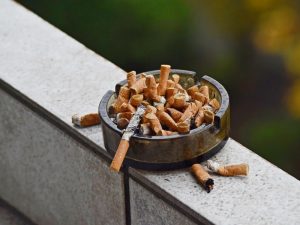 Kenaikan Cukai Rokok Adalah Satu-satunya Hal yang Bisa Membuat Proletar dan Borjuis Bersatu