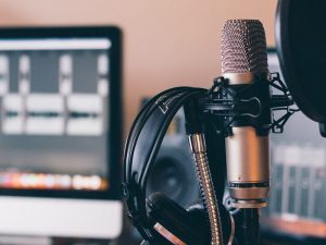 Deddy Corbuzier Harus Segera Rombak Dekorasi Studio Podcast-nya