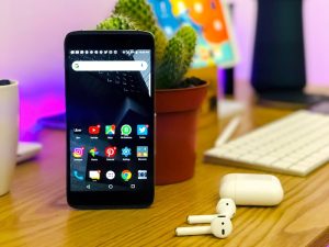 Betapa Nggak Asyiknya Konter HP Zaman Sekarang