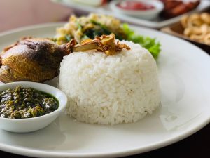 Warteg Boleh Ada di Mana-mana, tapi Warsun Tetap Juaranya