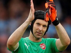 Cech Turun Gunung dan Kiper Chelsea yang Makin Linglung