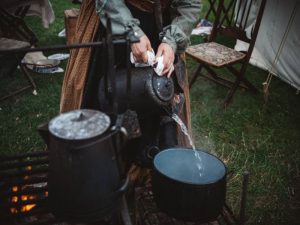 Semahal dan Sekeren Apa pun Air Mineral Kemasan, Juaranya Tetap Air Gentong