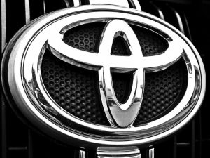 Saya Curiga, Jangan-jangan Toyota Kijang Itu Ditanami Susuk