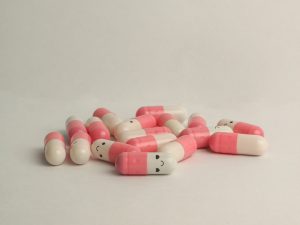 Pembodohan Masyarakat dalam Obat Tanpa Kemasan