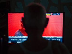 Alasan Kita Nggak Perlu Lagi Nonton Berita di Televisi