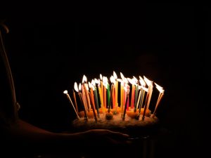 Tips Anti Baper Saat Hari Ulang Tahun Tiba