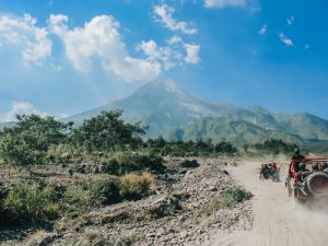 Kebiasaan Otak-Atik Gathuk Hawa Panas dengan Aktivitas Gunung Merapi
