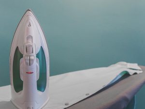 Jenis-Jenis Pakaian yang Paling Mudah Sampai yang Paling Sulit Disetrika