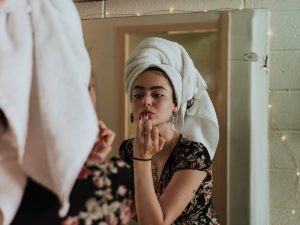 Julid ke Orang Burik yang Berhasil Glowing Itu buat Apa, sih?