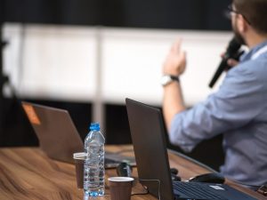 Dosen Ideal yang Bisa Membantu Mahasiswa Akhir Lulus Segera