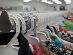 Ironi Thrift Store di Indonesia