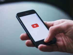 Plis Banget, Kreator Konten dan YouTuber Itu Nggak Sama!