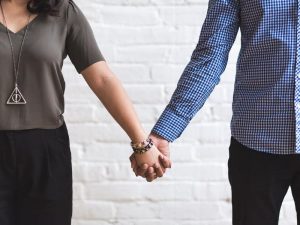 4 Alasan Ini Membuktikan bahwa Punya Pacar Sejurusan Ternyata Merepotkan!