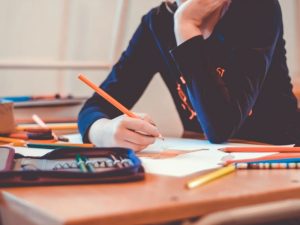Menurut Saya, Menjadi Sekretaris Adalah Cobaan Terberat di Masa Sekolah