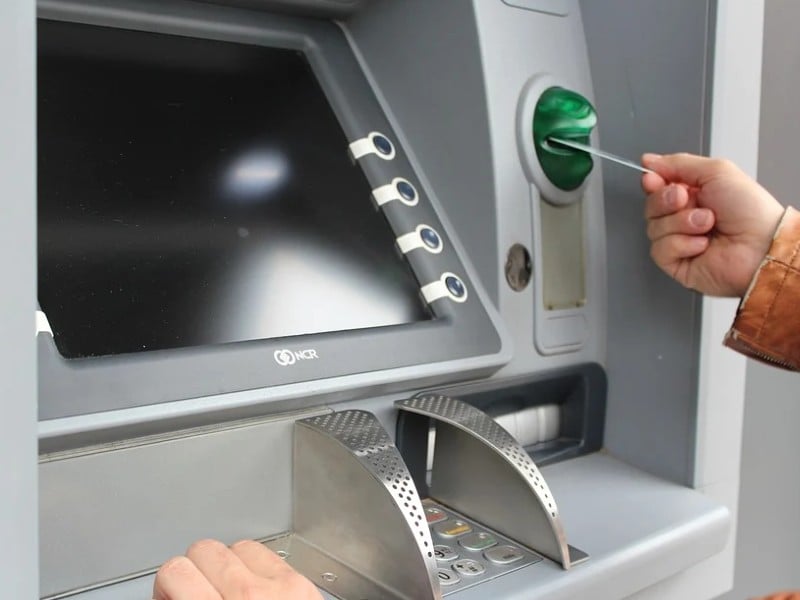 Manfaat Menyimpan Struk ATM yang Jarang Diketahui Banyak Orang Terminal Mojok