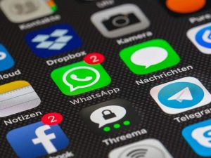 Pacaran kok Wajib Chattingan Seharian, Hubungannya Waras Nggak, tuh?