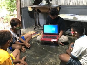 Pertamina Foundation Bagikan 50 Laptop ke 32 SD untuk Muluskan PJJ