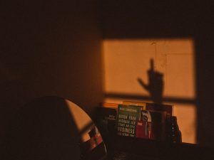 Sarkasme dan Satire Adalah Hal Berbeda. Mari Saya Beri Panduan Memahaminya