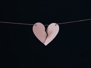 Jangan Suka Menyepelekan Luka para Korban Ghosting